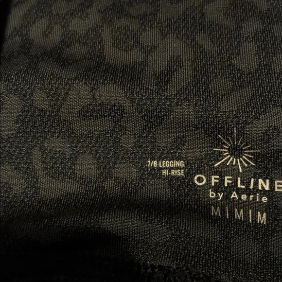 Aerie Black High-Waisted Leggings with Stretchy Performance Fabric - Picture 3 of 11